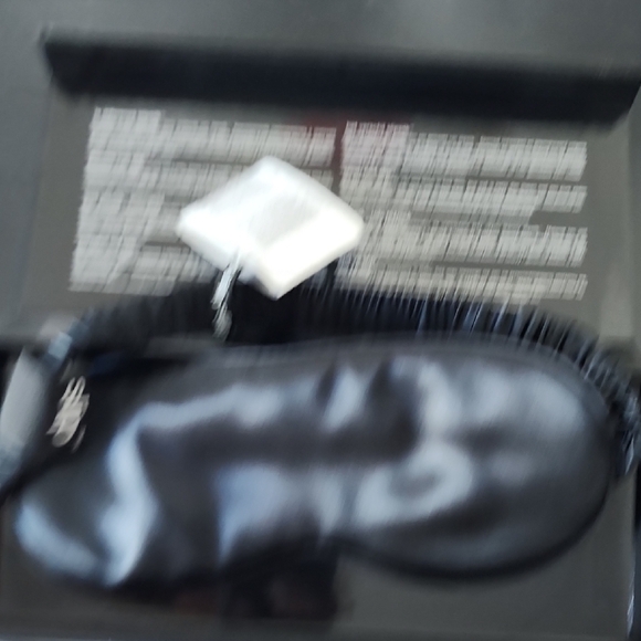 Slip Pure Silk Sleep Mask - Picture 4 of 5